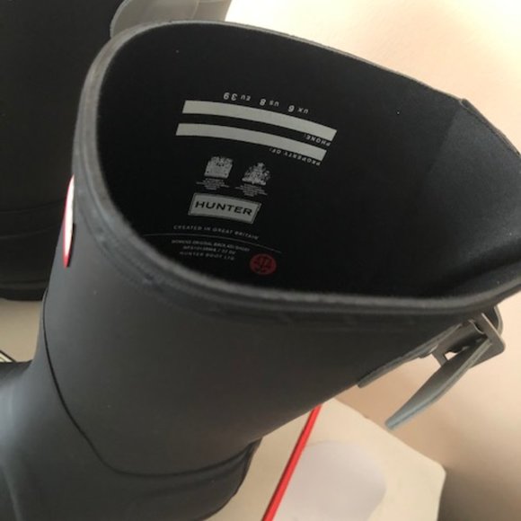 Hunter Original Short Back Adjustable Rain Black Boot. Size: 8, 39 - Picture 8 of 11